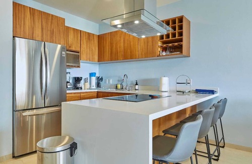 Cabo Bello Condo | 2BD/2BA NEW Condo ~ Great View ~ Close to Downtown