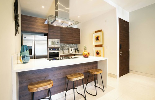 Colonia El Progreso Condo | 2BD/2BA Stunning NEW Condo