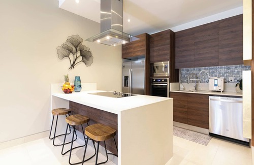 Colonia El Progreso Condo | 2BD/2BA Stunning NEW Condo