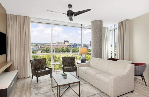 Downtown Atlanta Resort | 2BD/Atlanta - Downtown w/Rooftop Pool and Pool Bar!