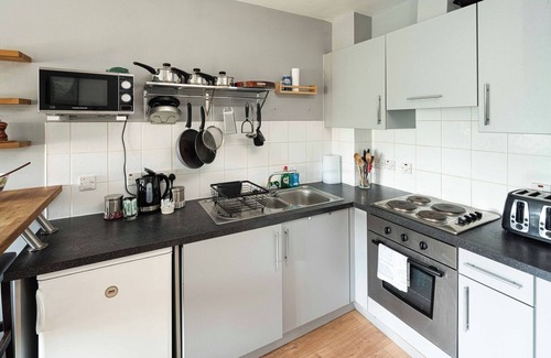 Wimbledon Apartment | 2BD Flat by Common and Village - Wimbledon, Zone 3