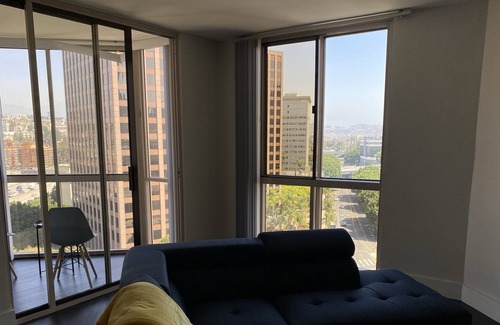 City West Apartment | 2bd Modern Unit high floor