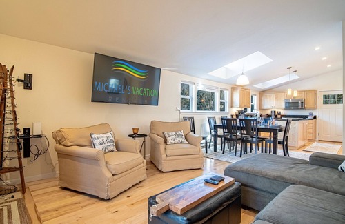 Elkhorn Village Condo | 2BD Ranch Condo - Walk to FREE Elkhorn Resort Amenities