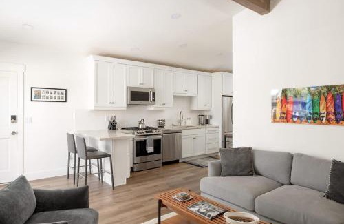Ocean Beach House | 2BD Sashas Bungalow Beach Vibes 1 Block Away