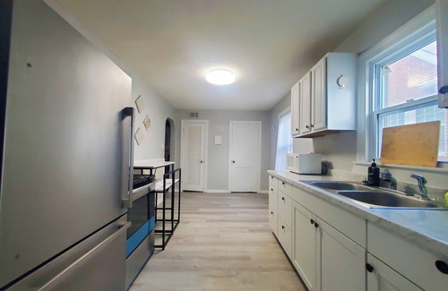 Southside House | 2BD Unit/K Bed@Central Louisville