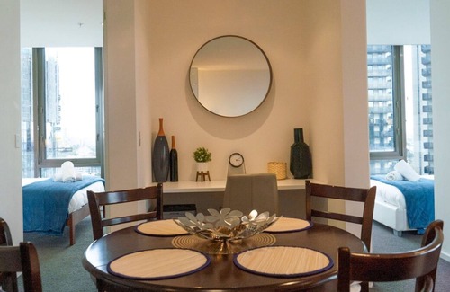 Southbank Apartment | 2BD With City Views, Pool, Gym & Tennis Court