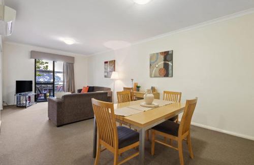 Northbridge Apartment | 2BDR 1BTH 1PRK - Northbridge Magic