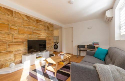 Greenwich Apartment | 2BDR Brand New Apt Moments from RNSh St Leonards
