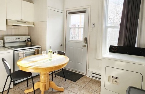 Verdun Apartment | 2BDR Cozy & Stylish Condo next to Wellington