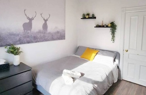 Verdun Apartment | 2BDR Cozy & Stylish Condo next to Wellington