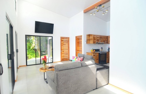 Uvita House | 2bdr Home in Uvita OROPENDOLA | Private Pool | Sea View