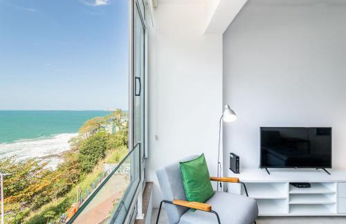 Vidigal Apartment | 2BDR with Cinematic Sea View | AN 174/403