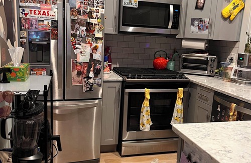 The Heights Condo | 2bed/2ba MAXIMALIST Close to NYC in fantastic Jersey City
