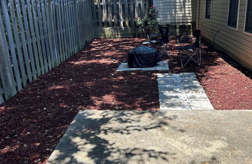 Huntcliff House | 2Bed/2Bath Townhome w/Fishing Pond, Fenced Backyard, and Office