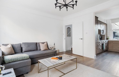 Vincent Square Apartment | 2Bed 3Bath Family Flat in SW1P/6ppl