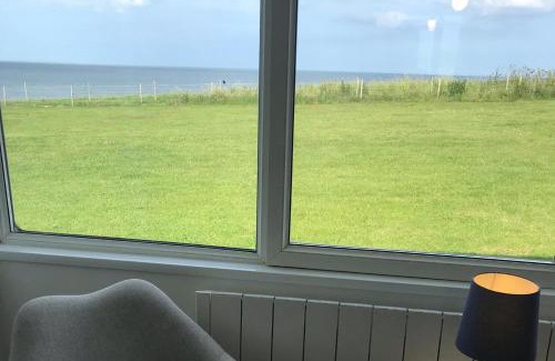 Mundesley Ski Chalet | 2Bed-Beachfront Sea-View-Norfolk home-Pet Friendly