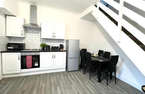 Durham Apartment | 2Bed House-10min drive to Durham