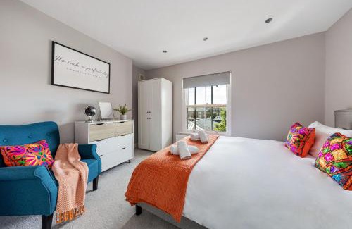 Queen's Park Apartment | 2Bed1Bath Modern Duplex Apartment next to Queens Park station