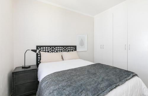 Greater Johannesburg Metropolitan Area Apartment | 2Bedroom apartment in a secure golf estate.WIFI