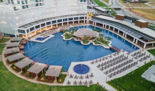 Trikomo Apartment | 2Bedroom Apartment in Grand Sapphire Complex Featuring a Pool and Casino