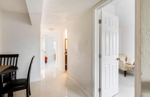 Hollywood Apartment | 2bedroom1bathwithhottub