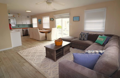 Southend Condo | 2BR 1.5BA Top Floor Condo with Tesla/EV Charger Brigantine