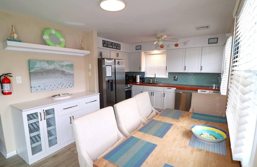 Southend Condo | 2BR 1.5BA Top Floor Condo with Tesla/EV Charger Brigantine