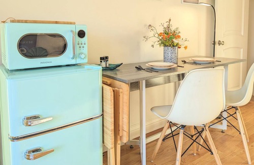 Parkside Apartment | 2BR/1BA w secret arcade, firepit & private entry