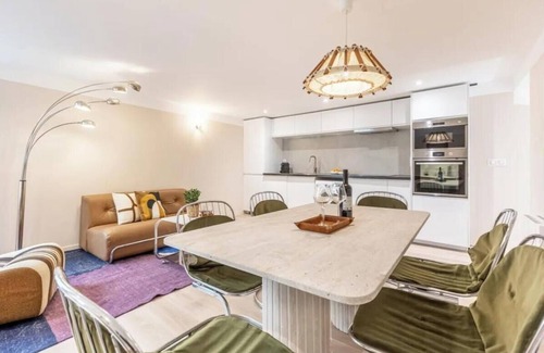Saint-Germain-l'Auxerrois Apartment | 2br 2 bath in 1st district
