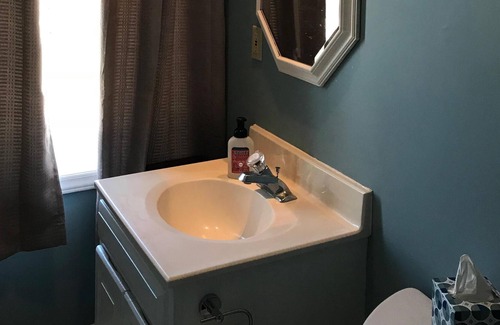 Belhaven Apartment | 2BR, 2B DOWNTOWN 2nd Story Apartment Sleeps 6-Walk to Shopping, Dining, and Dock