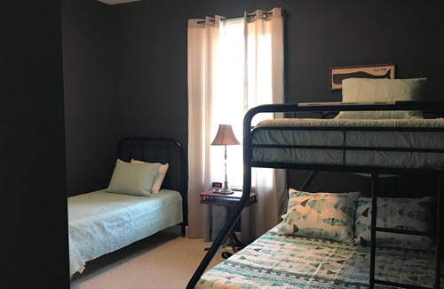 Belhaven Apartment | 2BR, 2B DOWNTOWN 2nd Story Apartment Sleeps 6-Walk to Shopping, Dining, and Dock