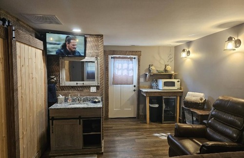 Nashville Cottage | 2BR, 2BA cottage