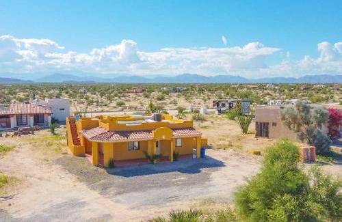 El Dorado Ranch House | 2BR 2BA Family Vacation Home with WiFi