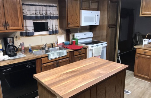 Garden City Villa | 2BR 2BA, FREE GOLF CART, SLEEPS SEVEN, WEEKS OPEN IN MAY, PET FRIENDLY !