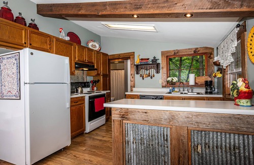 Nashville Cabin | 2BR , 2BA Log Cabin