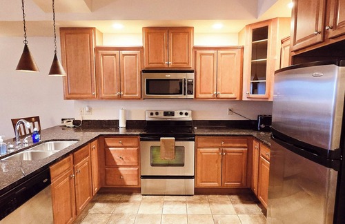 Wisconsin Dells Resort | 2br 2ba Penthouse at Chula Vista, large in-unit hot tub! Close to Downtown!