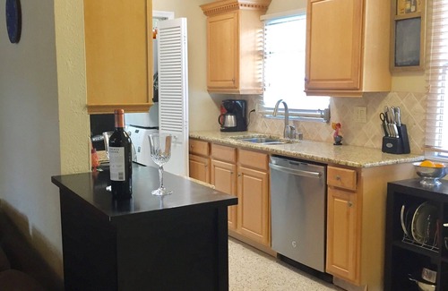St. Petersburg - Clearwater House | 2BR+2BA PET FRIENDLY HOME w/ BACKYARD OASIS