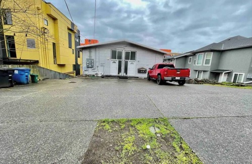 West Queen Anne House | 2BR/2BA Queen Anne Retreat/downtown, port,parking