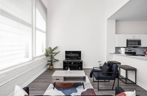 Mile Square Apartment | 2BR 2BA The Block Apartment - CozySuites