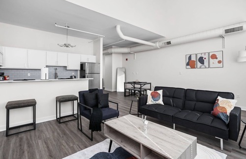 Mile Square Apartment | 2BR 2BA The Block Apartment - CozySuites