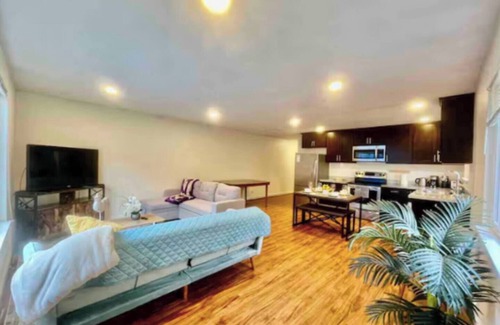 West Queen Anne House | 2BR/2BA with Parking & Peaceful Vibes