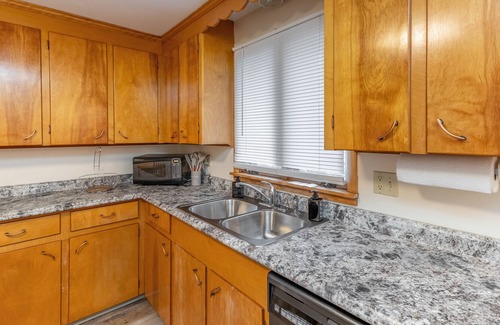 Canton Apartment | 2br 2bath apt with a game room & full bar near HOF!!