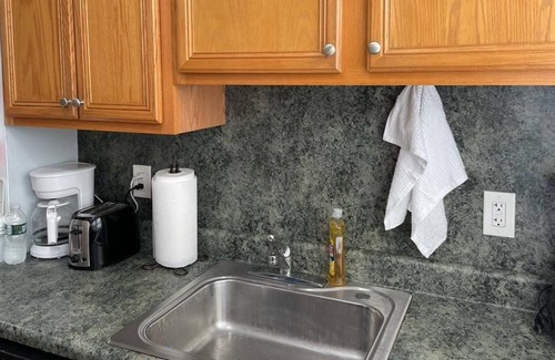 Albany Apartment | 2BR Apt Near St. Peter's Hospital