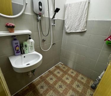 Bayan Lepas Apartment | 2br bayan lepas 1car park Malaysian guest only