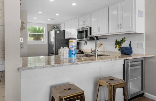 Seacrest House | 2BR Beachfront Townhome w/Beach Service + Free Attraction Tickets!
