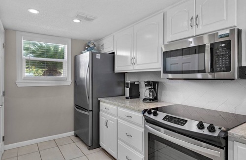 Seacrest House | 2BR Beachfront Townhome w/Beach Service + Free Attraction Tickets!
