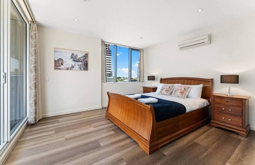 Adelaide Central Business District Apartment | 2BR CBD Apt. Swimming Pool/Sauna/SPA/CBD