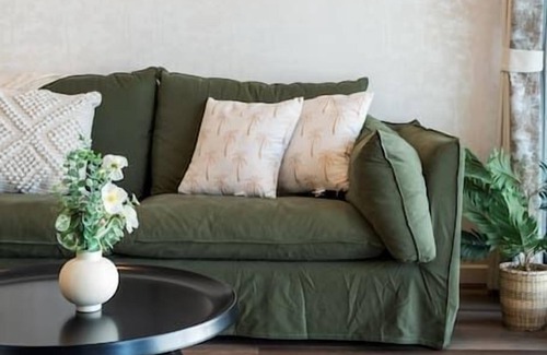 Adelaide Central Business District Apartment | 2BR CBD Apt. Swimming Pool/Sauna/SPA/CBD