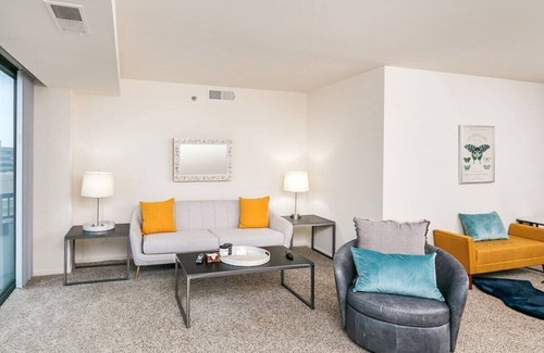 Radnor - Fort Myer Heights Apartment | 2BR Chic Apartment in Prime Location