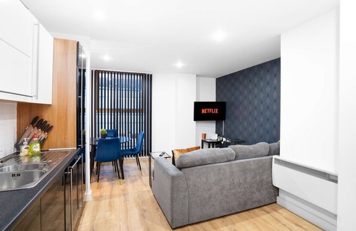 Sheffield City Centre Apartment | 2br-city Centre-modern